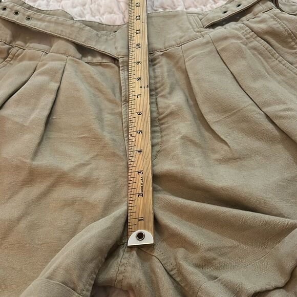 Banana Republic HERITAGE SUEDE EXPLORER SHORT High Waist Tan Shorts size 8 - Picture 8 of 9